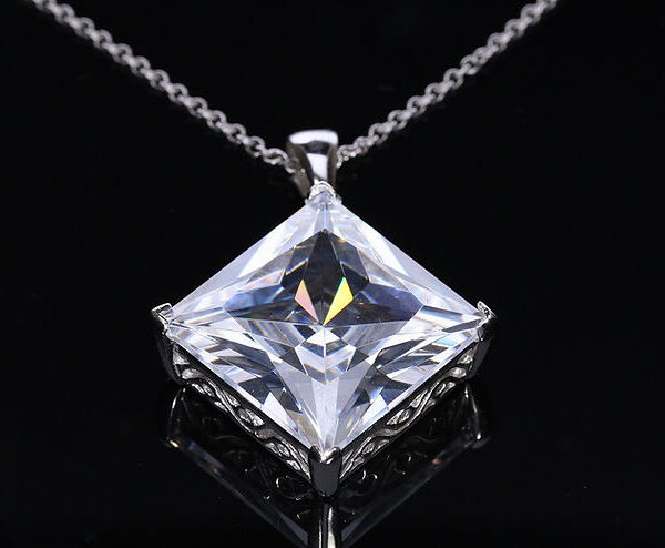 Strieborný prívesok Swarovski